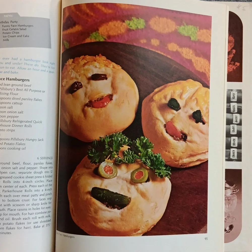 1970 Pillsbury Cookbook, Vintage Retro 70s Kitchen Decor, Country Farmhouse